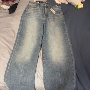 Wide Leg Light Wash Jeans